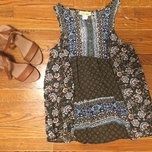 Sleeveless blouse